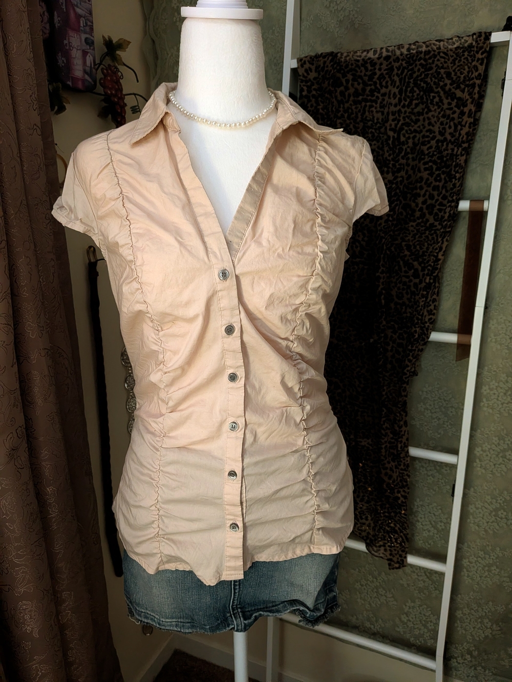 Fitted Slim Minimalist Button Up Office Siren Top